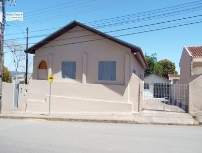 Casa para Locação, em Jaguariaíva, bairro Cidade Alta, 3 dormitórios, 2 banheiros, 3 vagas